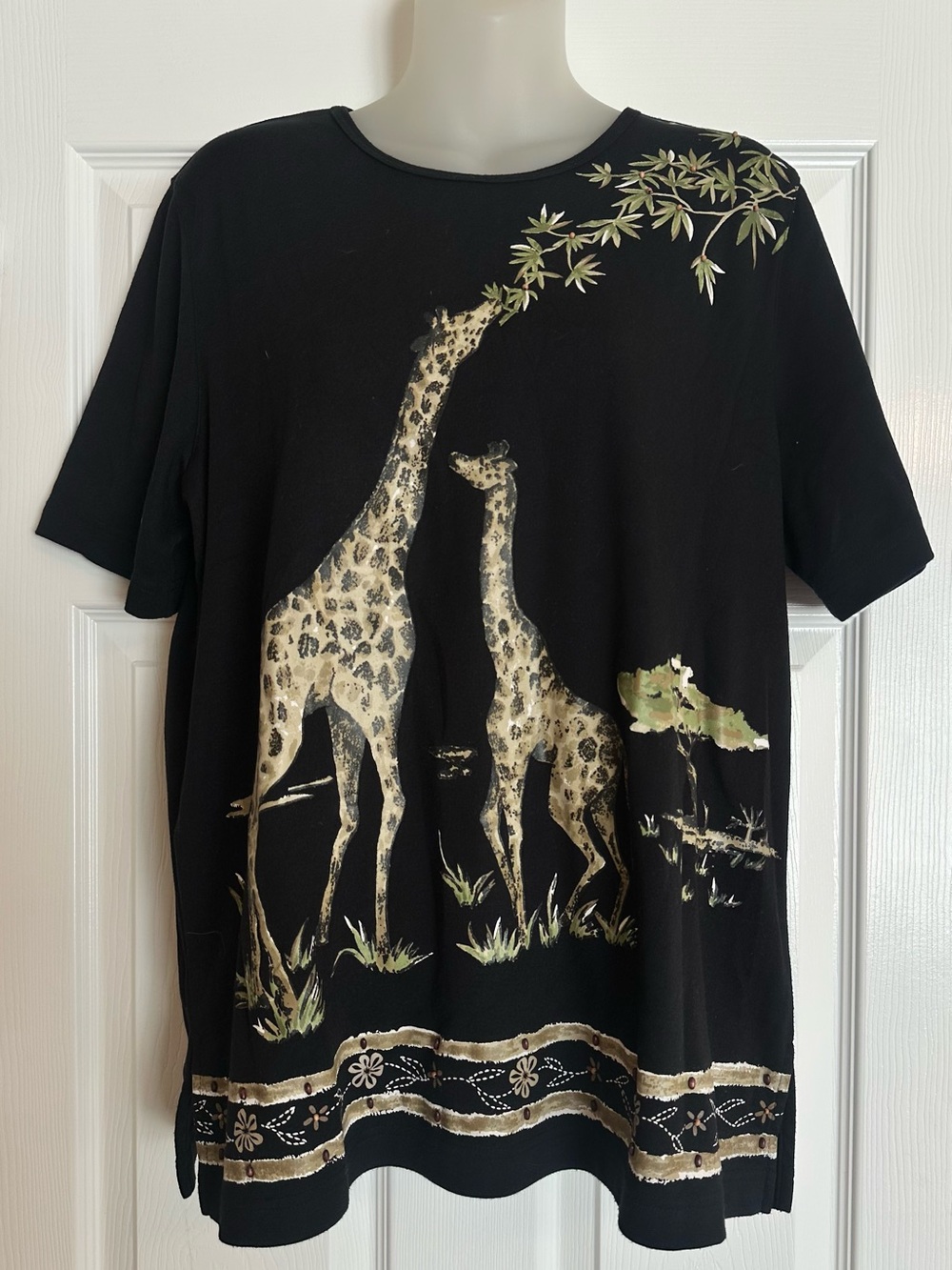 Alfred Dunner Beaded Giraffe Novelty Tee Medium